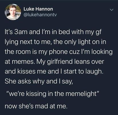 Kissing in the memelight
